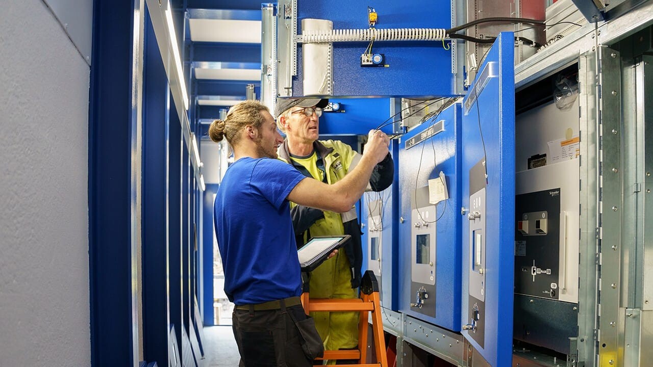 PFIFFNER Internation AG: Nachhaltiges Schweizer Projekt – Retrofit einer ewz Schaltanlage für Zürich