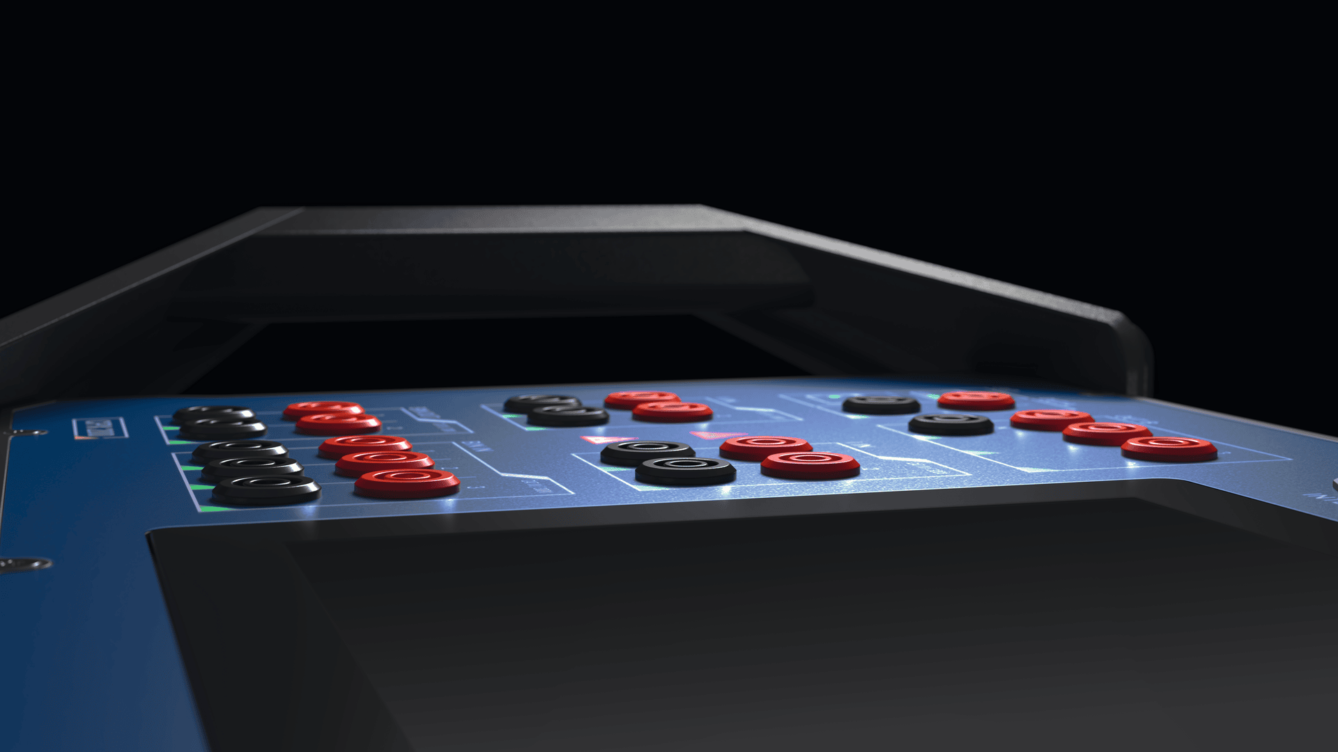Nahaufnahme eines blauen elektronischen Bedienfelds mit Reihen von schwarzen und roten Knöpfen oder Anschlüssen, die von Licht beleuchtet werden, vor einem dunklen Hintergrund.