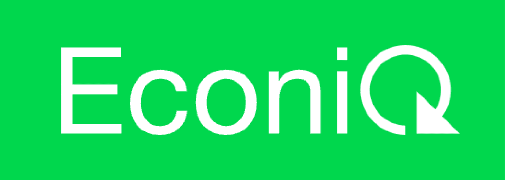Weißer Text EconiQ mit einem stilisierten Q und einem Pfeil auf einem hellgrünen Hintergrund.
