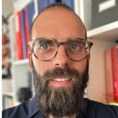 Dr. Hugo Campelo